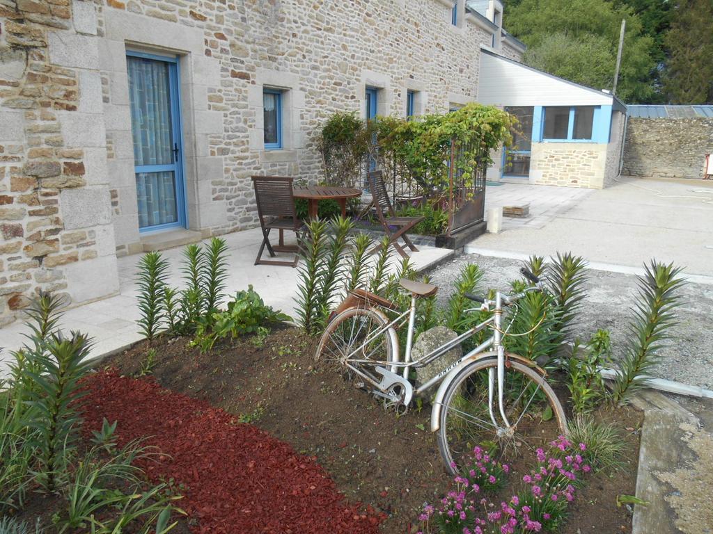 Domaine De Kervail Bed & Breakfast Quimperle Exterior photo